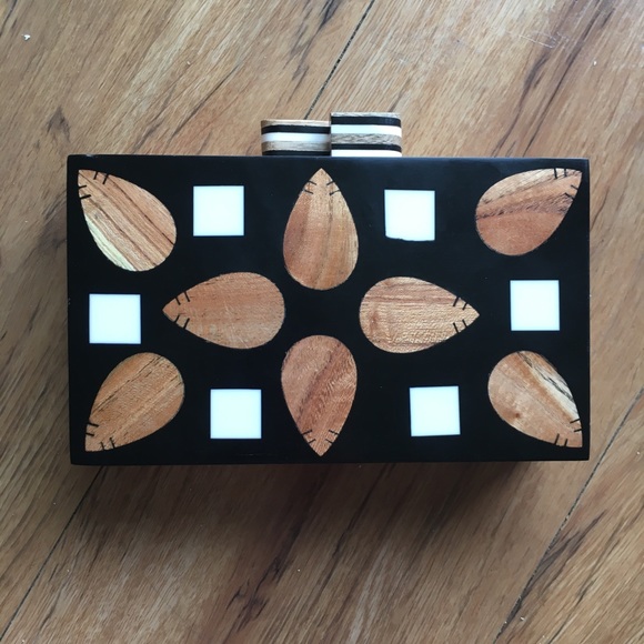 NWT LuLu Abstract Print Wooden Clutch Purse - Picture 2 of 6